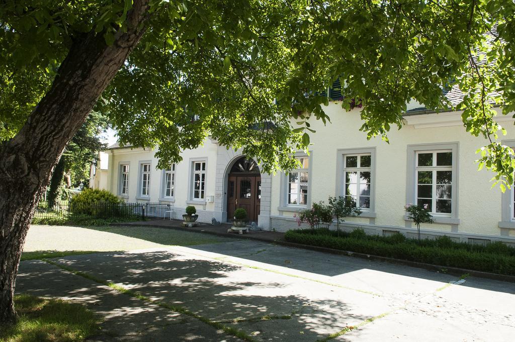 Karolingerhof Hotel Krov Exterior photo